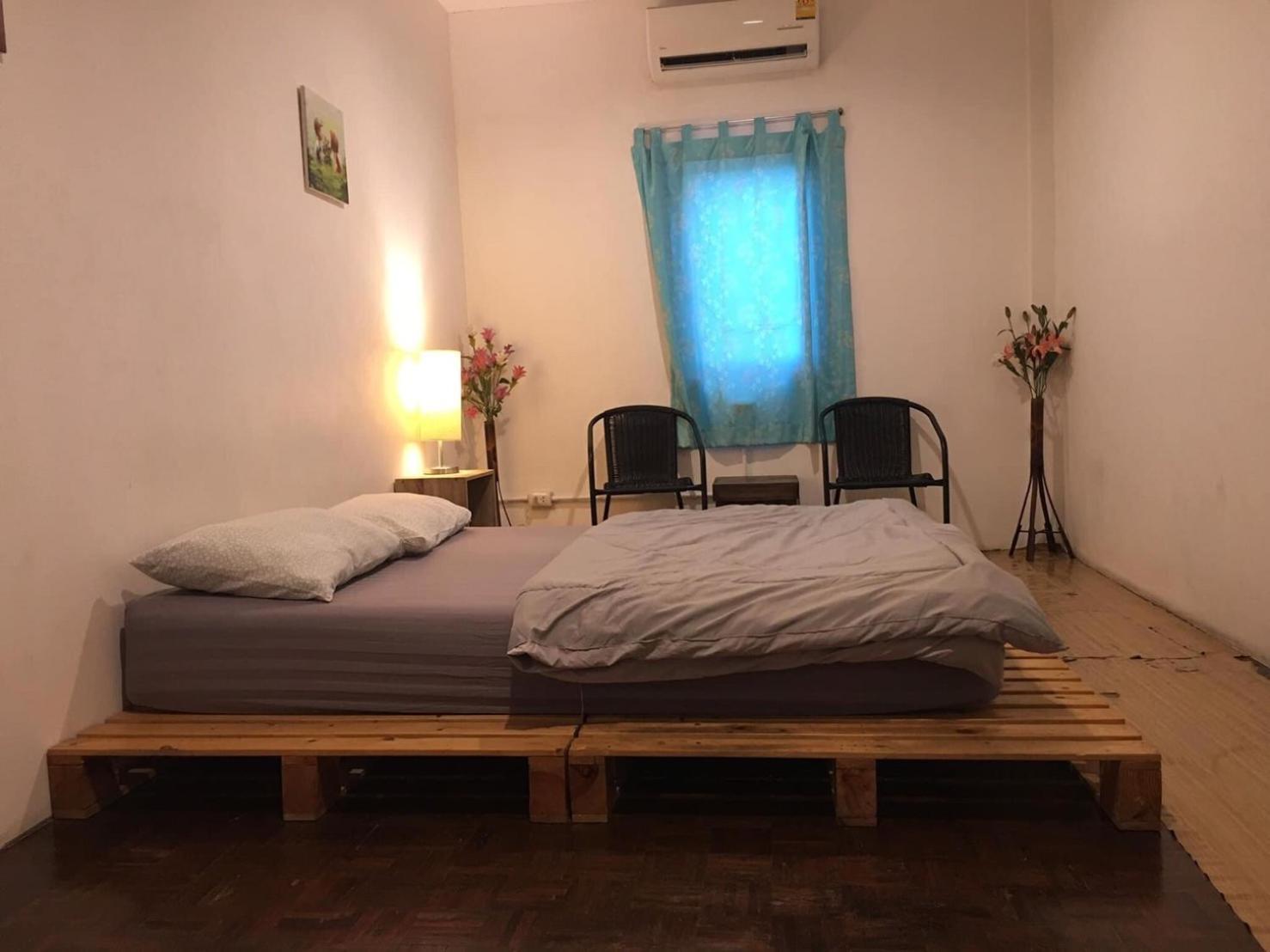Zee Thai Hostel Банкок Екстериор снимка