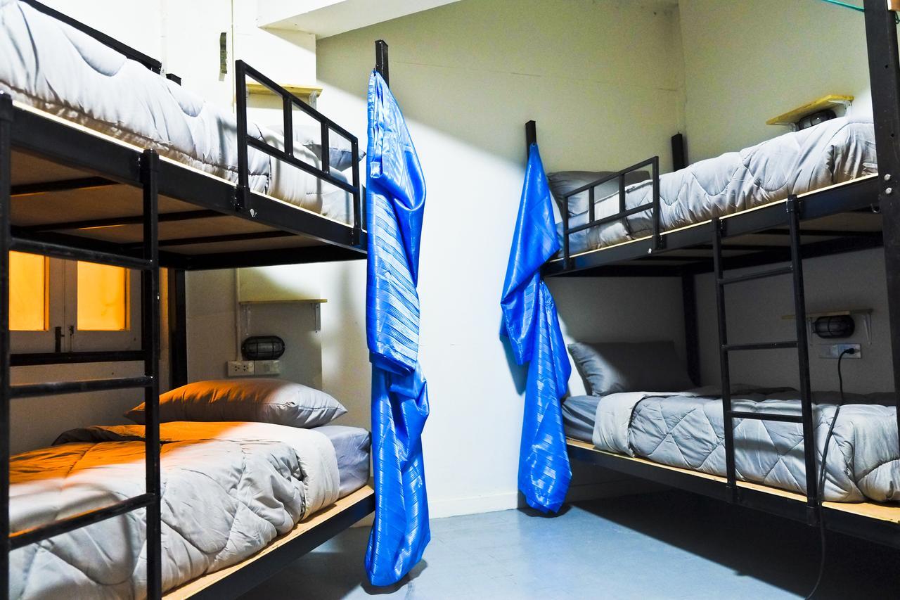 Zee Thai Hostel Банкок Екстериор снимка