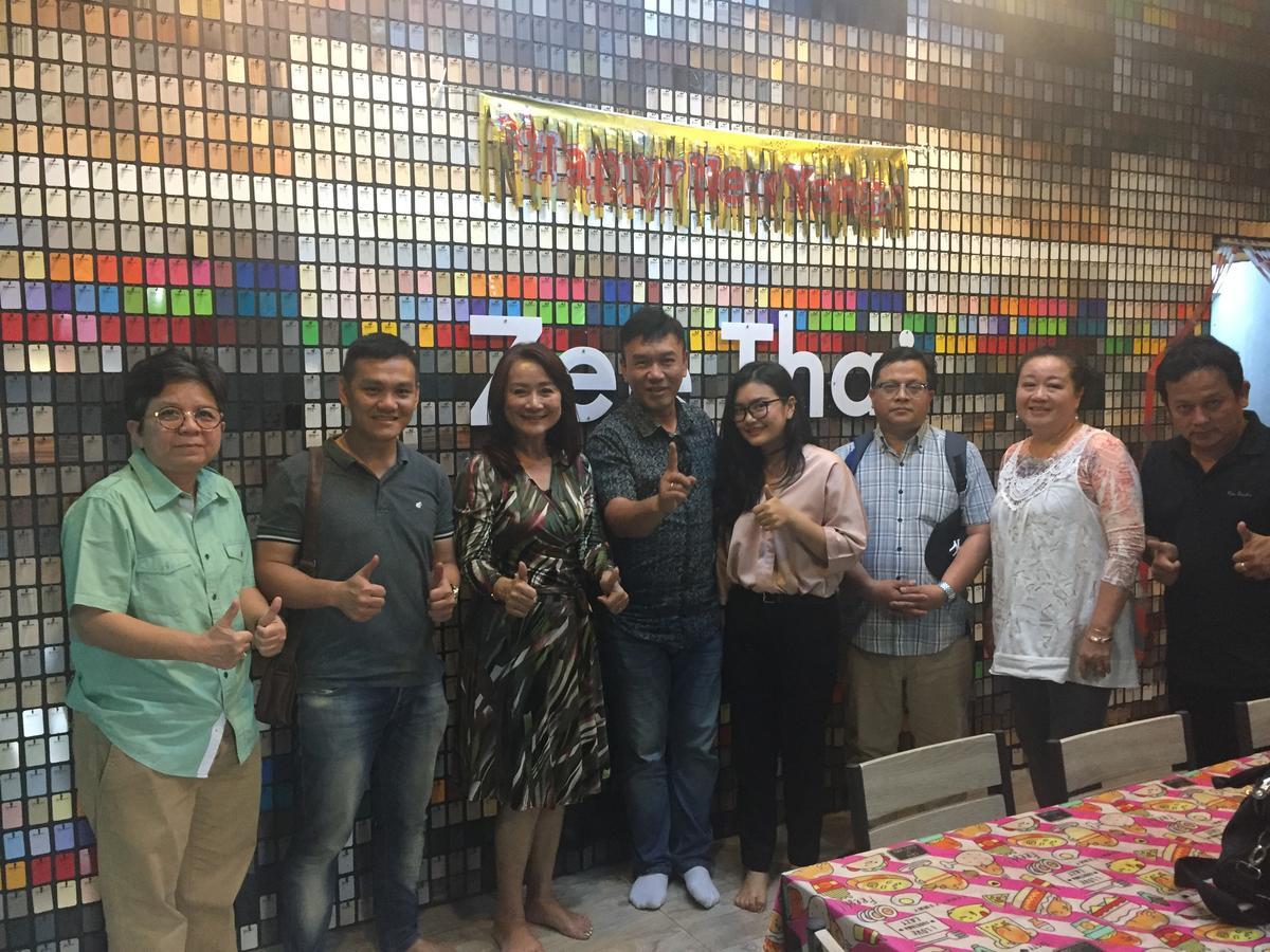 Zee Thai Hostel Банкок Екстериор снимка