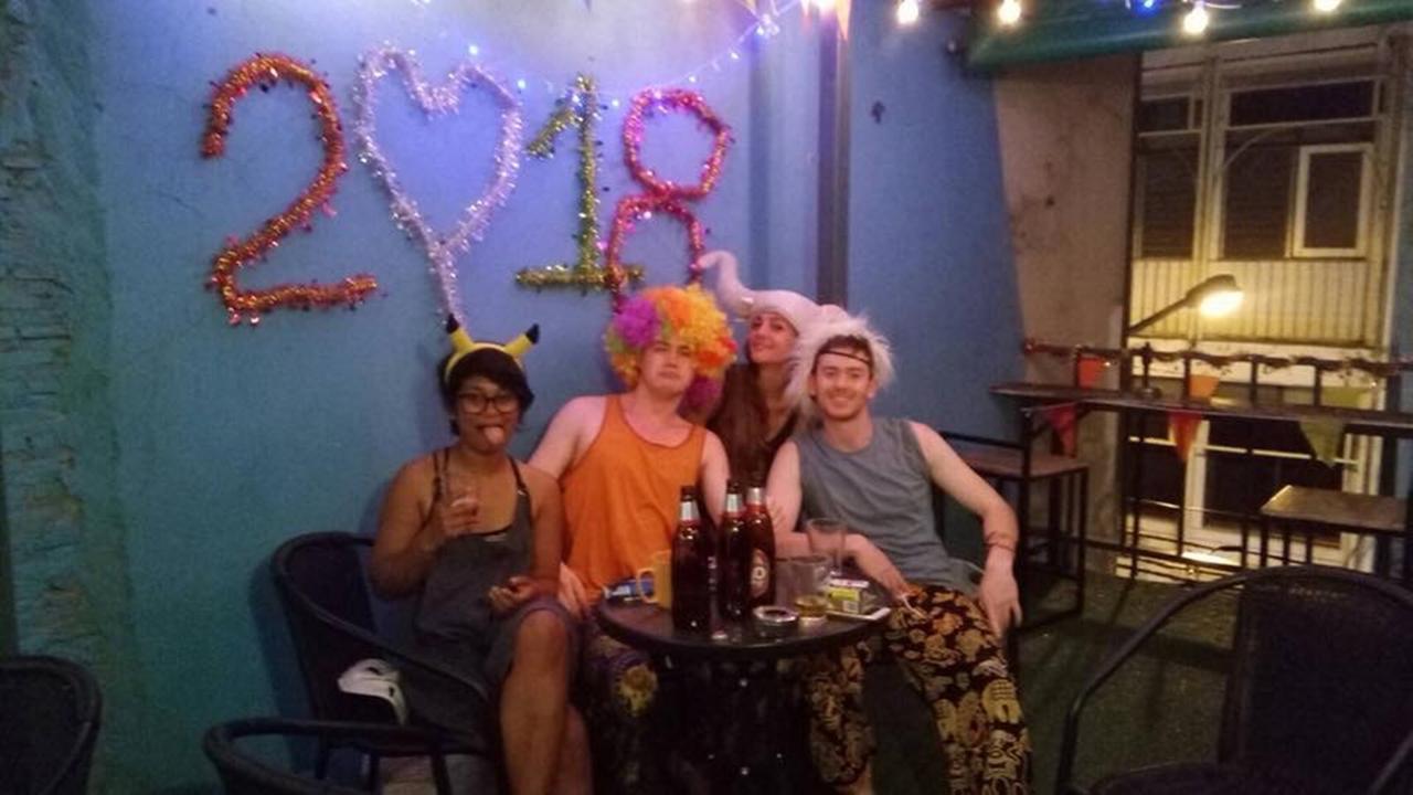 Zee Thai Hostel Банкок Екстериор снимка