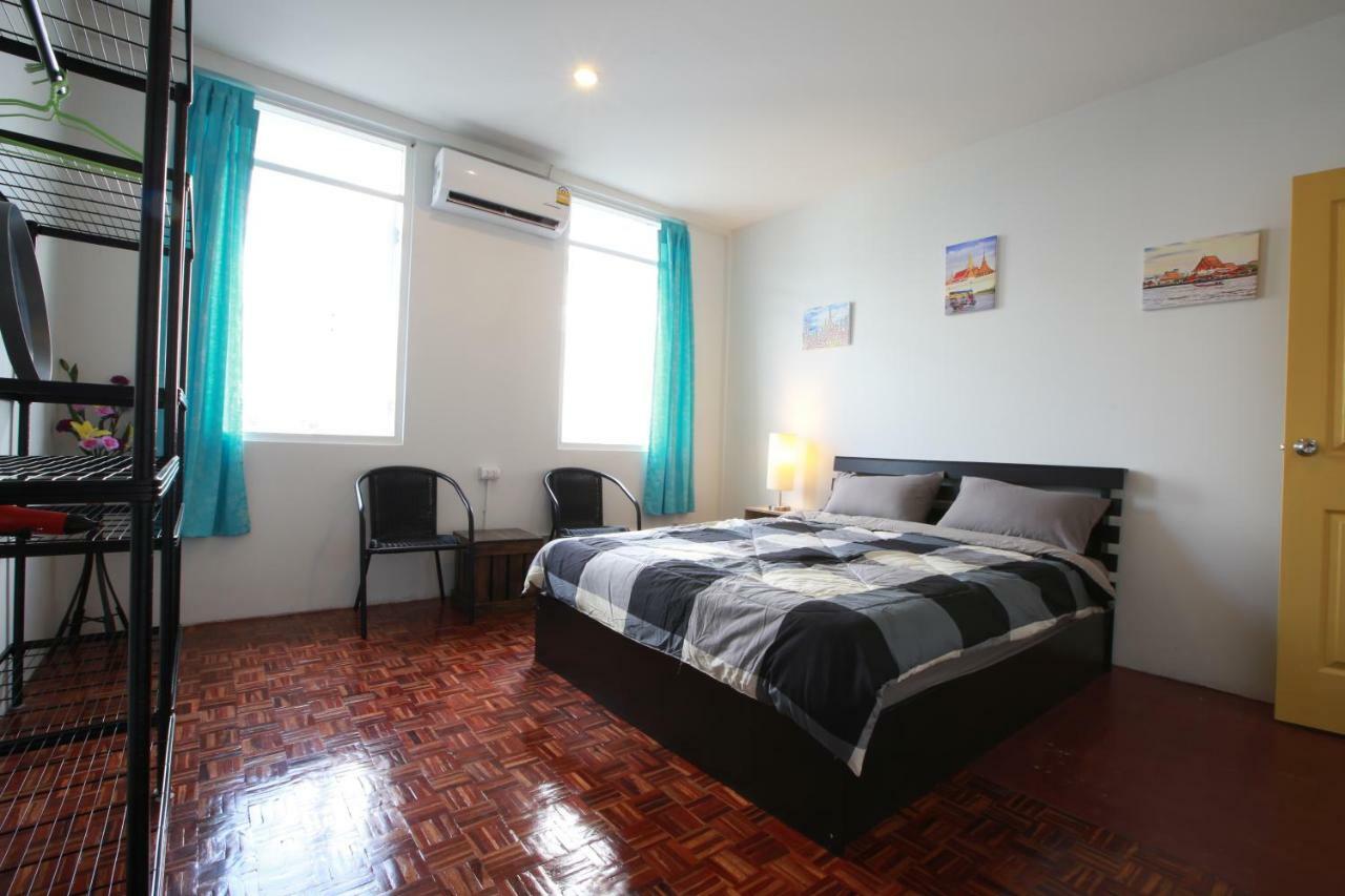 Zee Thai Hostel Банкок Екстериор снимка