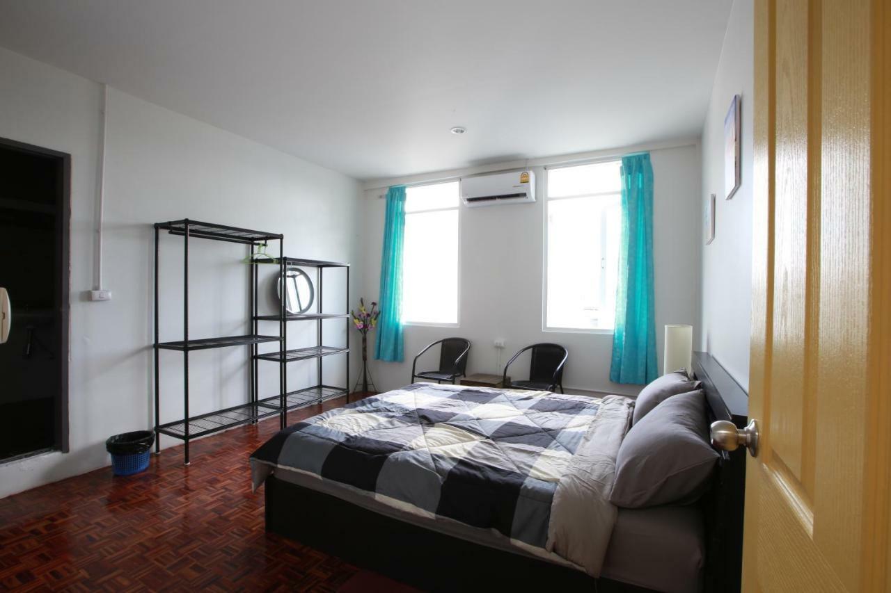 Zee Thai Hostel Банкок Екстериор снимка